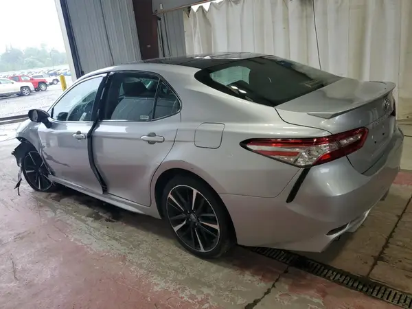 4T1B61HK8JU148471 2018 TOYOTA CAMRY - Image 2