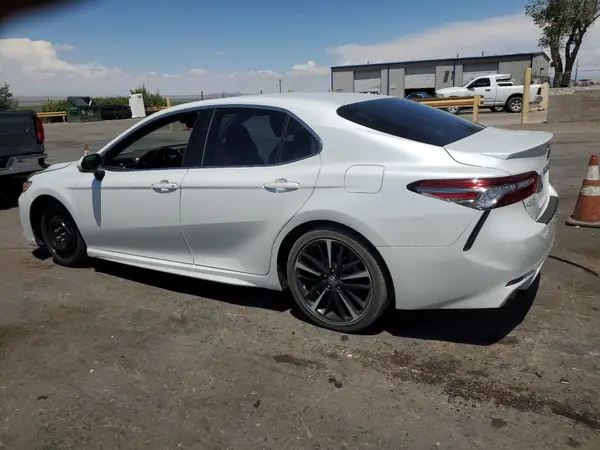 4T1B61HK8JU149376 2018 TOYOTA CAMRY - Image 2