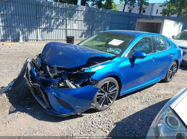 4T1B61HK8JU151144 2018 TOYOTA CAMRY - Image 2