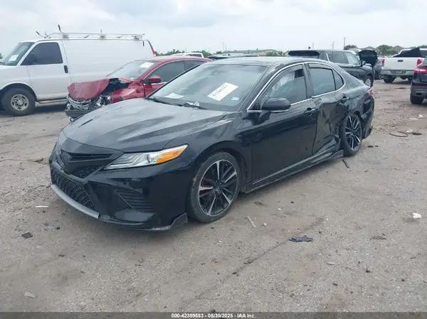 4T1B61HK8JU153976 2018 TOYOTA CAMRY - Image 2