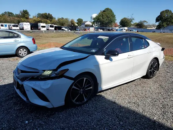 4T1B61HK8JU154688 2018 TOYOTA CAMRY - Image 1