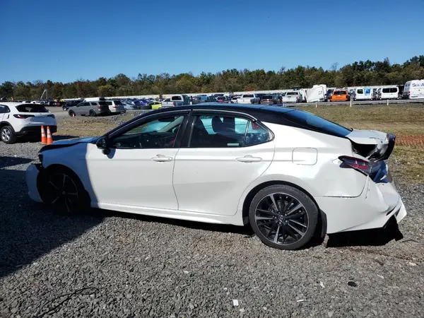 4T1B61HK8JU154688 2018 TOYOTA CAMRY - Image 2