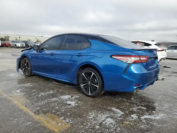 4T1B61HK8JU155453 2018 TOYOTA CAMRY - Image 2