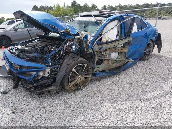 4T1B61HK8JU157316 2018 TOYOTA CAMRY - Image 2