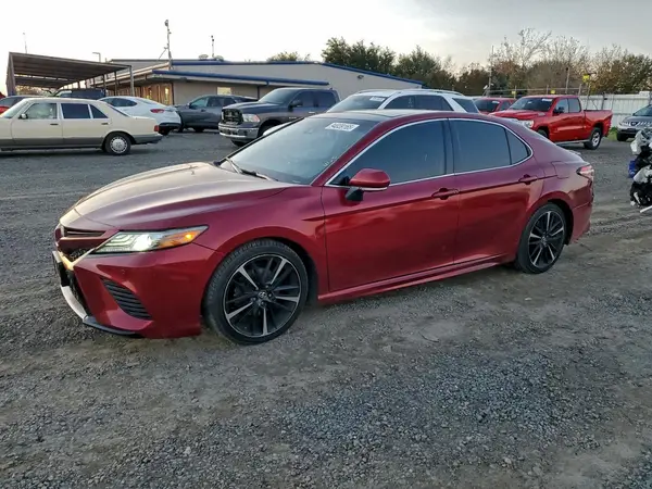 4T1B61HK8JU524148 2018 TOYOTA CAMRY - Image 1