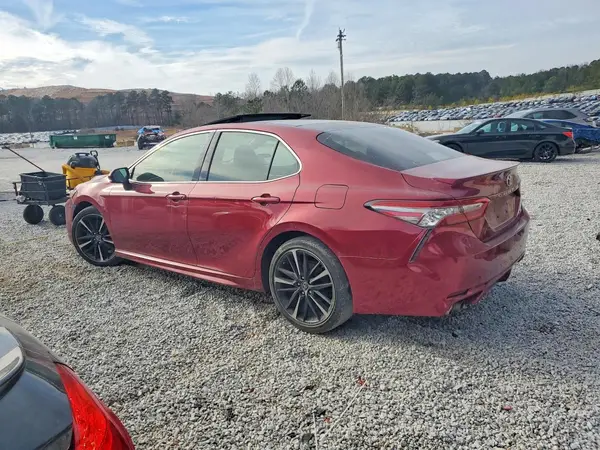 4T1B61HK8JU543959 2018 TOYOTA CAMRY - Image 2