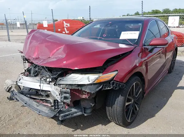 4T1B61HK8JU566755 2018 TOYOTA CAMRY - Image 2