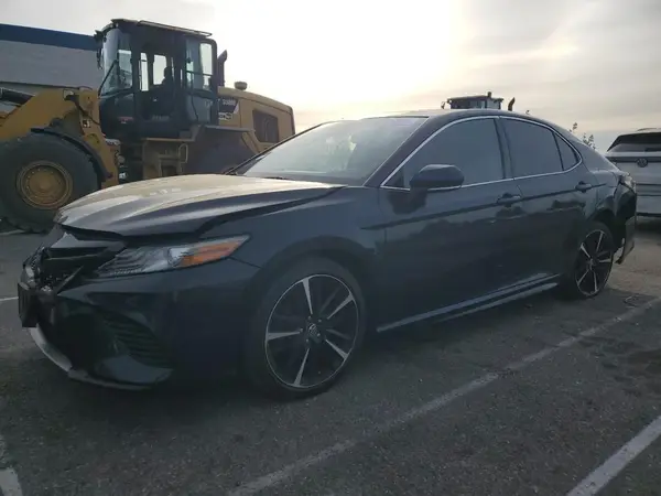 4T1B61HK8JU609636 2018 TOYOTA CAMRY - Image 1