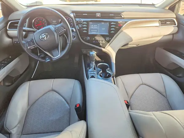 4T1B61HK8JU643236 2018 TOYOTA CAMRY - Image 8