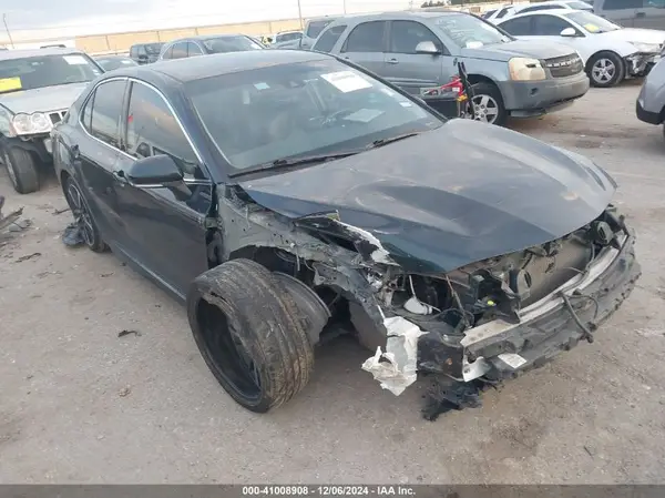 4T1B61HK8JU648890 2018 TOYOTA CAMRY - Image 1