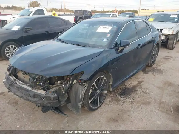 4T1B61HK8JU648890 2018 TOYOTA CAMRY - Image 2