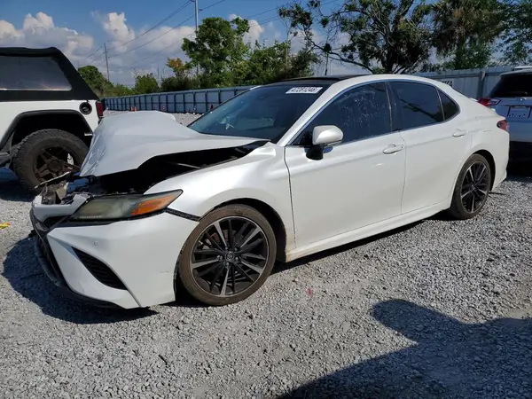 4T1B61HK8JU664894 2018 TOYOTA CAMRY - Image 1