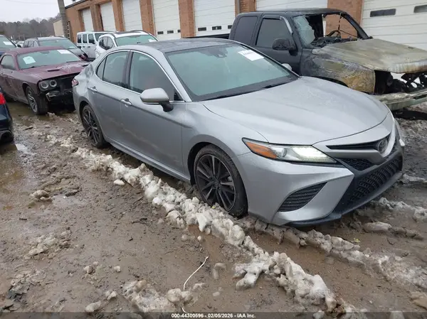 4T1B61HK8KU162579 2019 TOYOTA CAMRY - Image 1