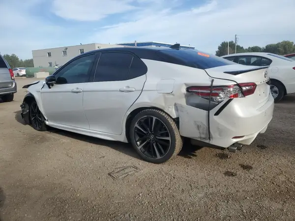4T1B61HK8KU179639 2019 TOYOTA CAMRY - Image 2