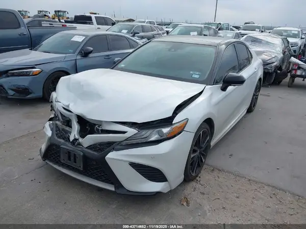 4T1B61HK8KU187207 2019 TOYOTA CAMRY - Image 2
