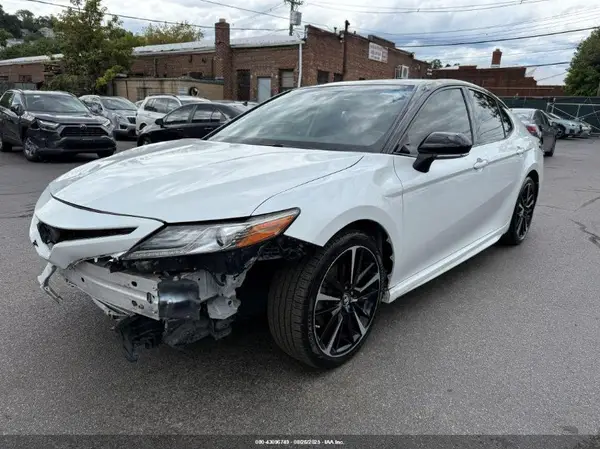 4T1B61HK8KU190088 2019 TOYOTA CAMRY - Image 2