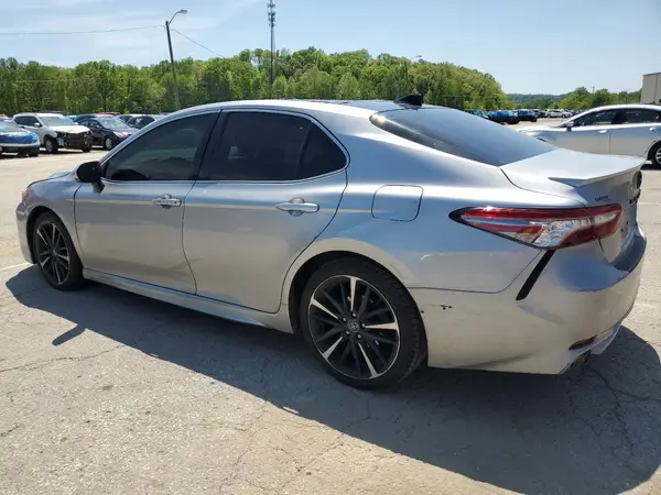 4T1B61HK8KU193895 2019 TOYOTA CAMRY - Image 2