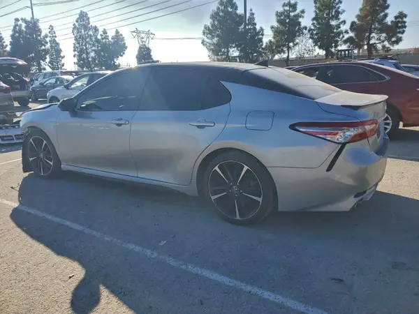4T1B61HK8KU202451 2019 TOYOTA CAMRY - Image 2