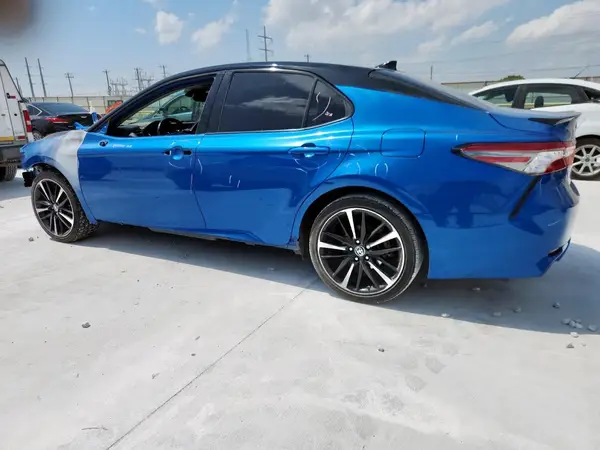 4T1B61HK8KU227608 2019 TOYOTA CAMRY - Image 2