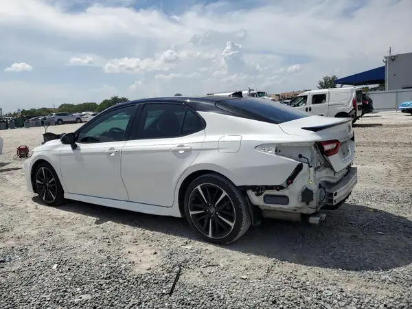 4T1B61HK8KU233165 2019 TOYOTA CAMRY - Image 2