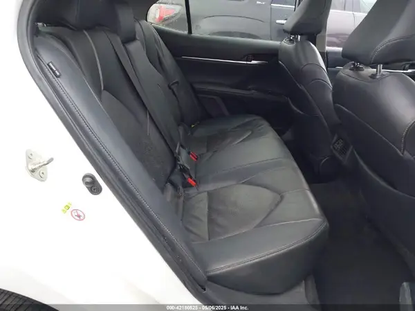 4T1B61HK8KU240262 2019 TOYOTA CAMRY - Image 8