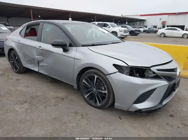 4T1B61HK8KU278588 2019 TOYOTA CAMRY - Image 1
