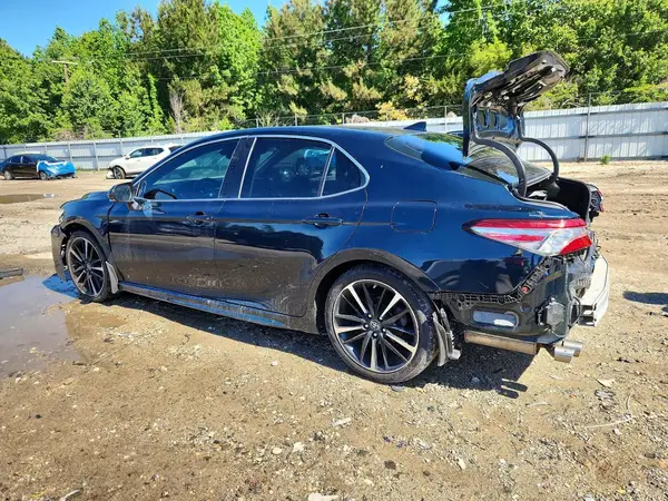 4T1B61HK8KU285864 2019 TOYOTA CAMRY - Image 2