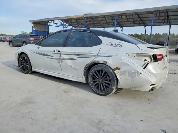 4T1B61HK8KU293088 2019 TOYOTA CAMRY - Image 2