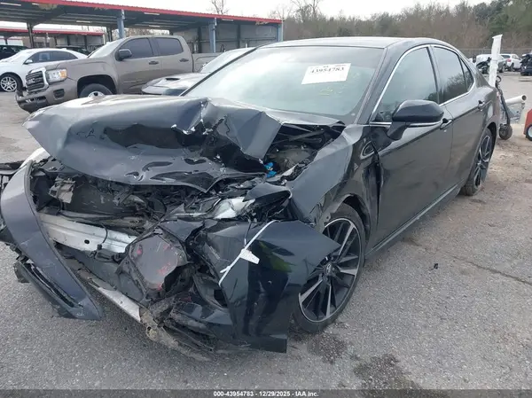 4T1B61HK8KU757724 2019 TOYOTA CAMRY - Image 2