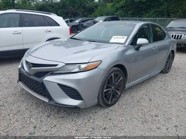 4T1B61HK8KU757979 2019 TOYOTA CAMRY - Image 2