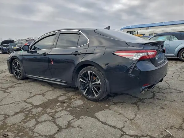 4T1B61HK8KU763989 2019 TOYOTA CAMRY - Image 2
