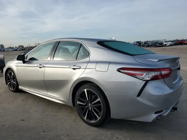 4T1B61HK8KU766410 2019 TOYOTA CAMRY - Image 2