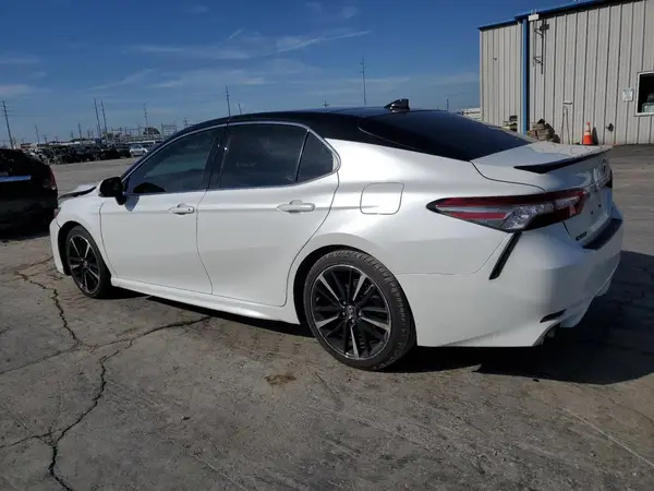 4T1B61HK8KU771526 2019 TOYOTA CAMRY - Image 2