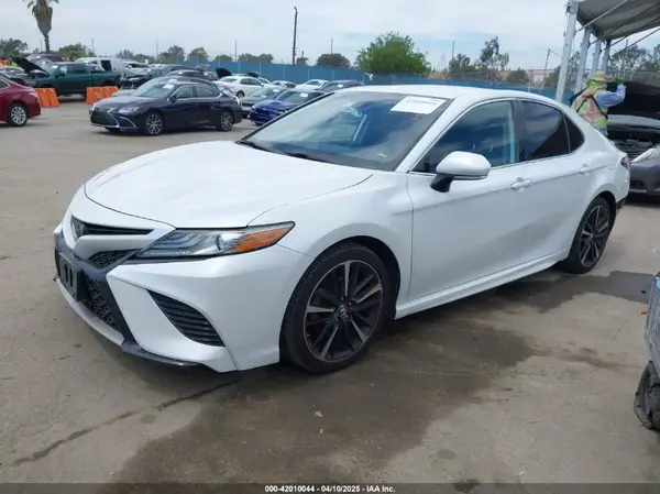 4T1B61HK8KU803178 2019 TOYOTA CAMRY - Image 2