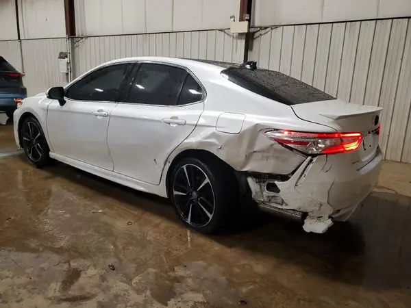4T1B61HK8KU836990 2019 TOYOTA CAMRY - Image 2