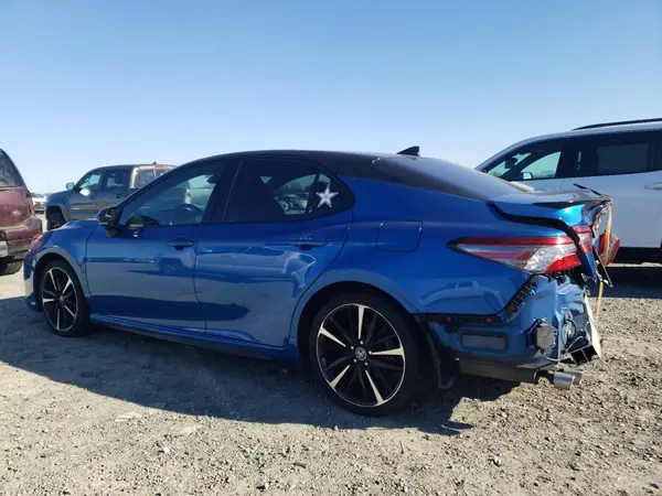 4T1B61HK9JU003102 2018 TOYOTA CAMRY - Image 2