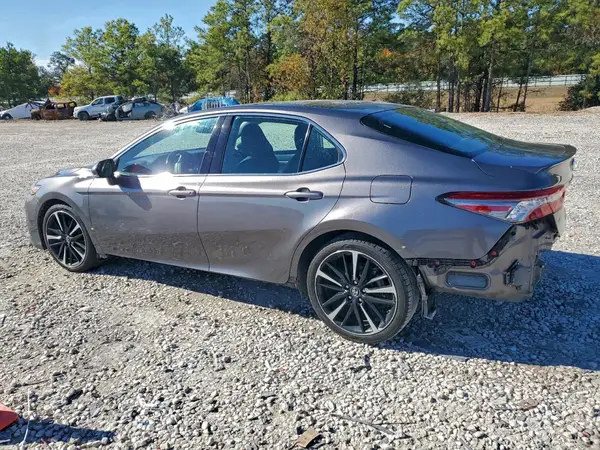 4T1B61HK9JU003584 2018 TOYOTA CAMRY - Image 2