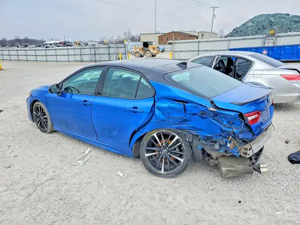 4T1B61HK9JU007263 2018 TOYOTA CAMRY - Image 2