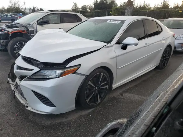4T1B61HK9JU018344 2018 TOYOTA CAMRY - Image 1