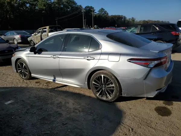 4T1B61HK9JU024399 2018 TOYOTA CAMRY - Image 2