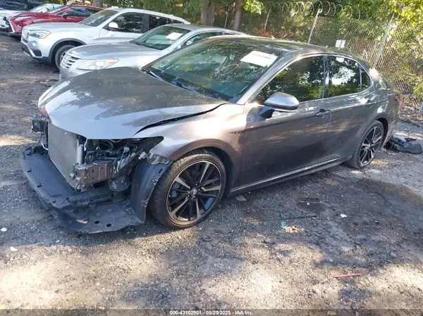 4T1B61HK9JU025553 2018 TOYOTA CAMRY - Image 2