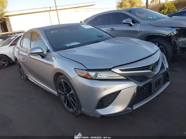 4T1B61HK9JU026007 2018 TOYOTA CAMRY - Image 1