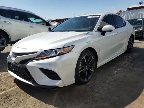 4T1B61HK9JU029733 2018 TOYOTA CAMRY - Image 1