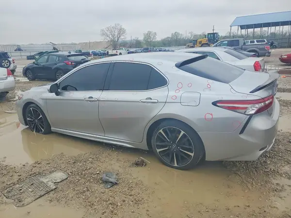 4T1B61HK9JU036567 2018 TOYOTA CAMRY - Image 2