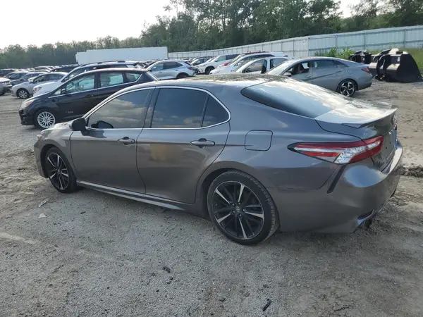 4T1B61HK9JU037170 2018 TOYOTA CAMRY - Image 2