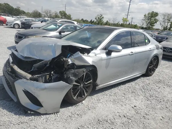 4T1B61HK9JU038979 2018 TOYOTA CAMRY - Image 1