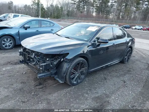 4T1B61HK9JU041185 2018 TOYOTA CAMRY - Image 2