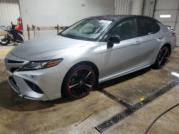 4T1B61HK9JU044944 2018 TOYOTA CAMRY - Image 1