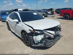 4T1B61HK9JU047570 2018 TOYOTA CAMRY