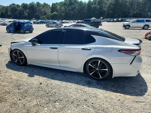 4T1B61HK9JU062991 2018 TOYOTA CAMRY - Image 2